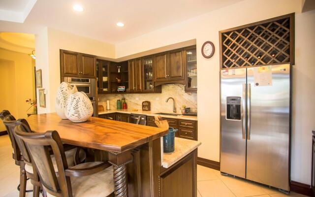 Bella Vista 3F- 3 bdr 3 1/2 Bath Family