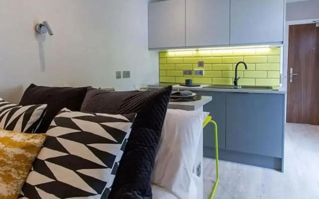 Student Stylish Studio at Seven Sisters