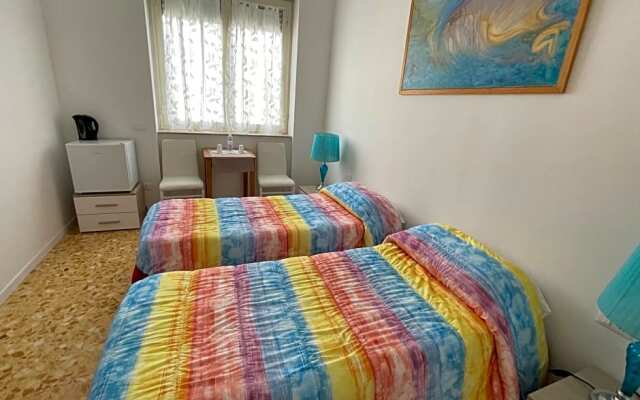 Joys House
