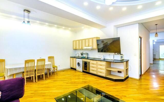 7 Bedroom Apartment on LEYLEK - Nİzami st.