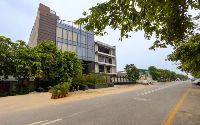 Saltstayz Autograph Advant & Sector 144