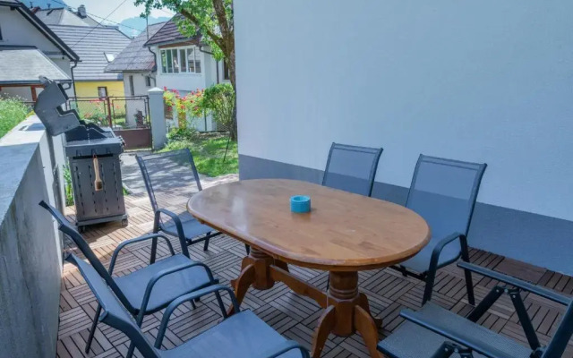 House Hiperbola & Outdoor Activities