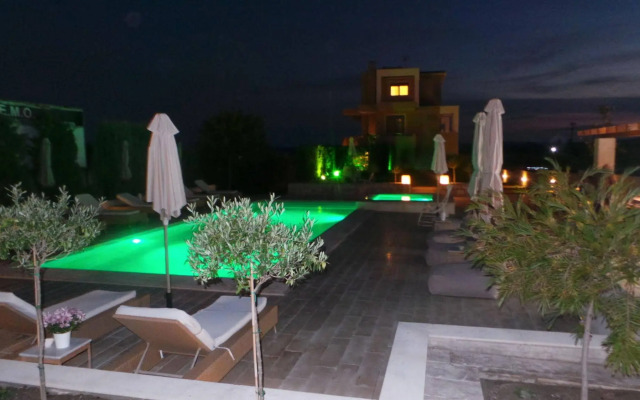 Niovi Boutique Apartments
