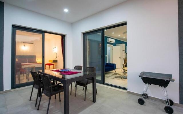 Astonishing 2-bedroom detached villa with pool