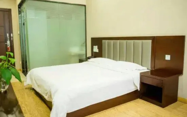 Ruihe Hotel in Lucheng City