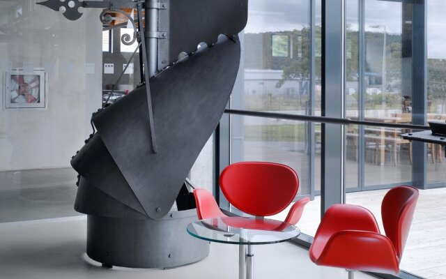 Pivotel MMX