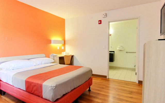 Motel 6 Kingsville, TX