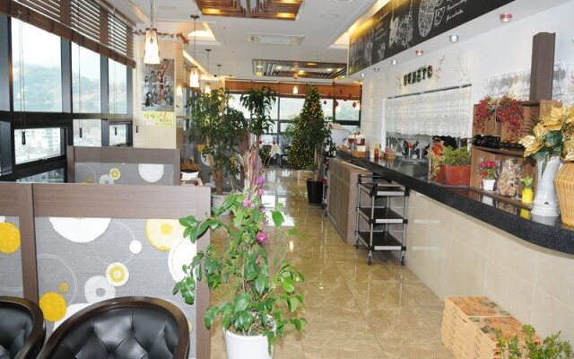 Sinyoung Well City Hotel