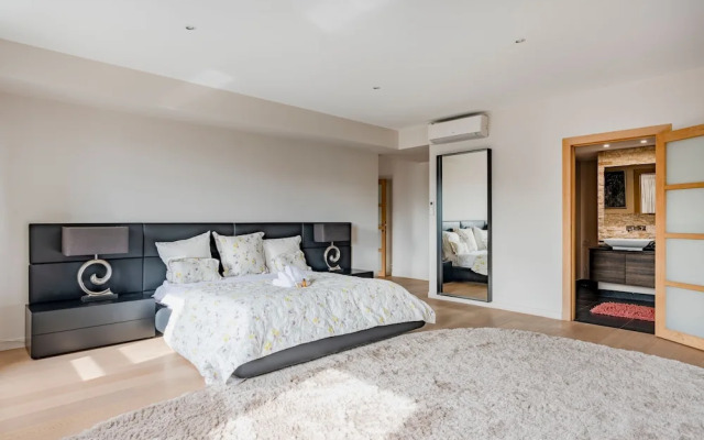 Brussels Penthouse Prestige