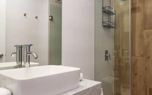 w Spectacular 2BR With Balcony in Miraflores