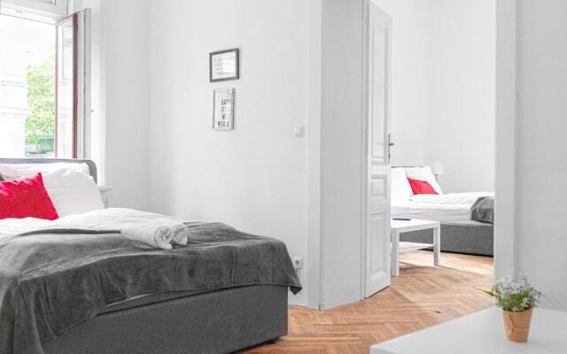 Classy 2BR Apt. w/ Exclusive Location near AKH