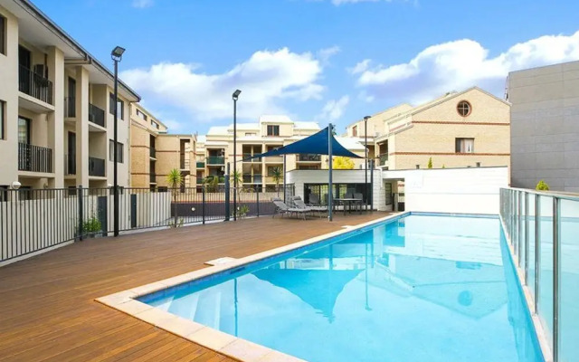 2bdr East Perth Getaway