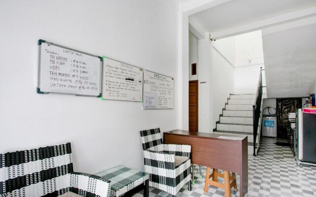 OYO 3748 Rn Syariah Guest House