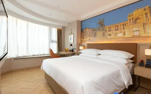 Vienna Hotel (Jinan East Railway Station Xiangquan Street Metro Station Branch)