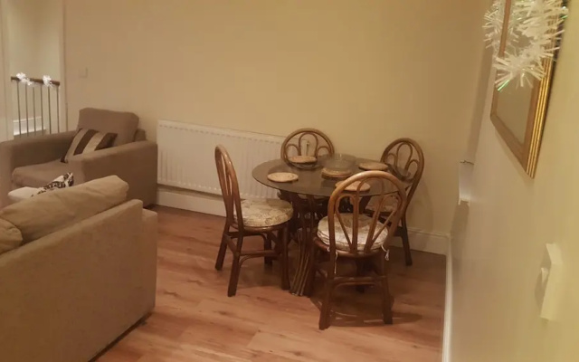 Park Road Apartment