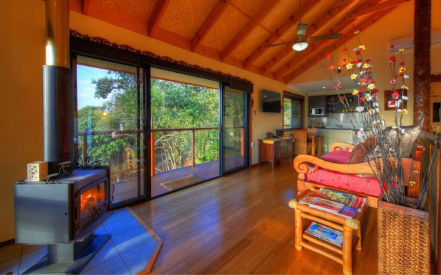 Maleny Tropical Retreat Balinese B&B