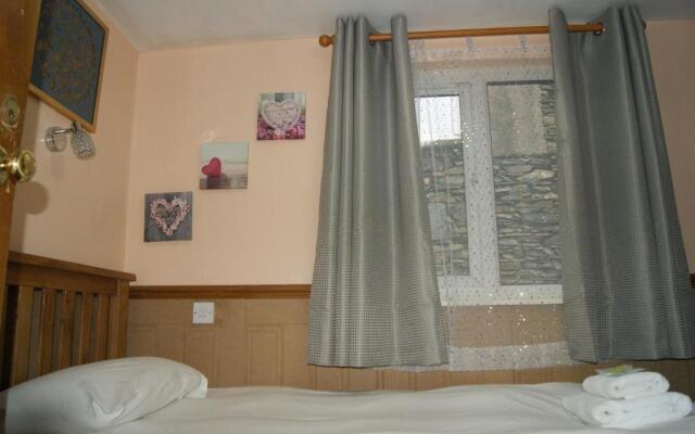 Lakes Lodge