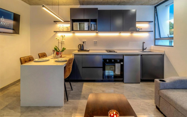 Kravit Premier Suites