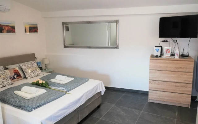 Honeymoon Suite Črni Kal
