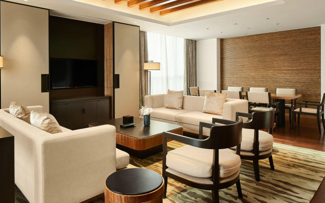 HUALUXE Ningbo Harbor City by IHG