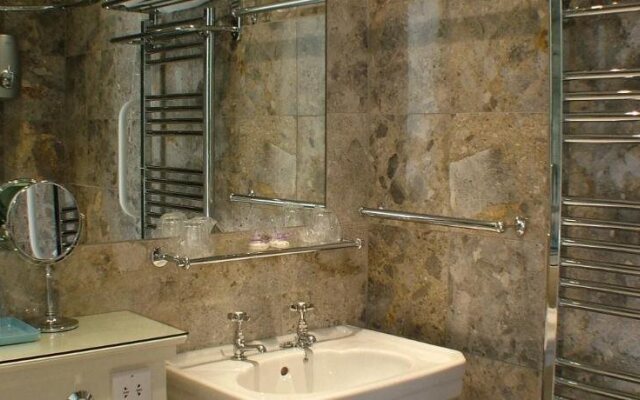 Bed & Breakfast at Ocklynge Manor