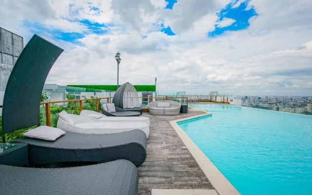 Luxury Condotel Luminous Leman