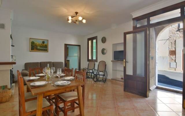 Mallorca Town House With Terrace Sleep 6pax