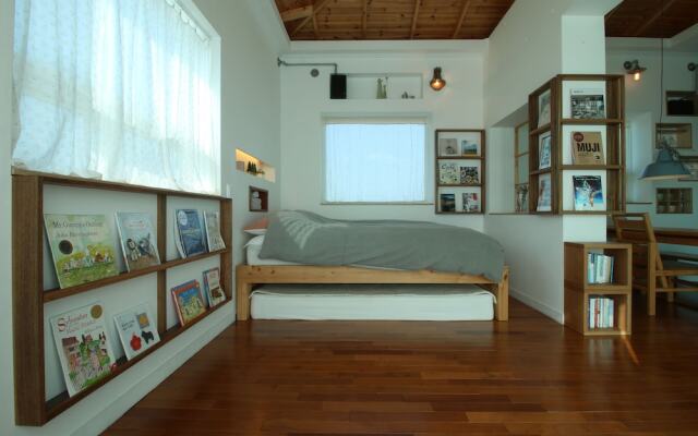 Hoclack Rooftop Moonlight