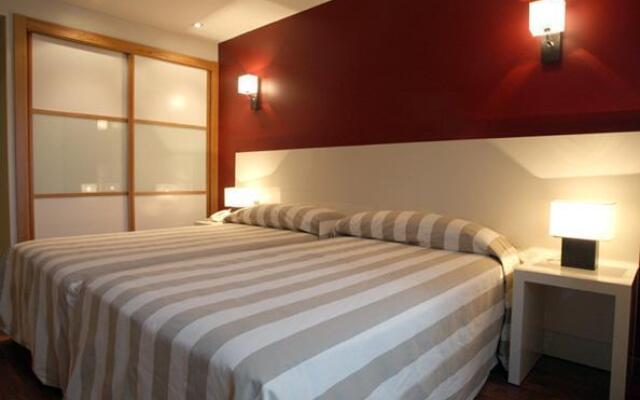 San Fermin Suites Apartments