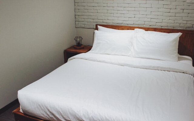 Henry's Hotel & Gastropub