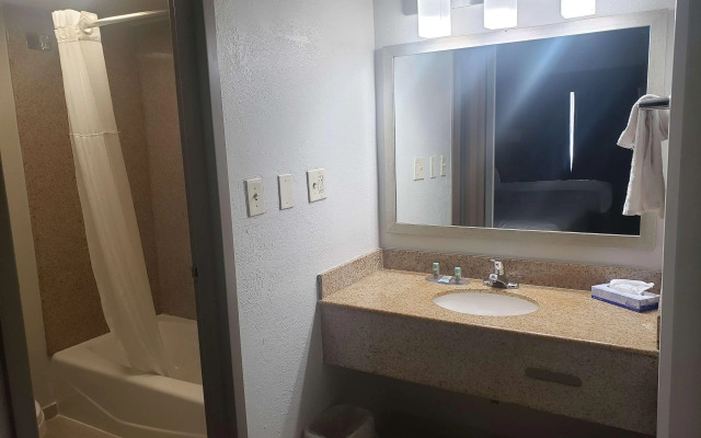 Best Western Center Inn