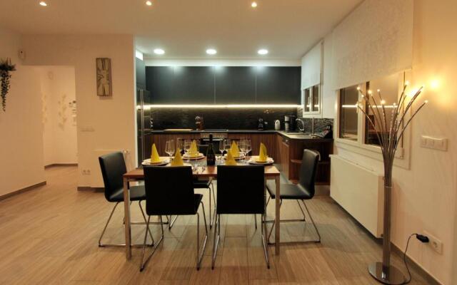 Leon Inmo Carmanso 68 - 12262