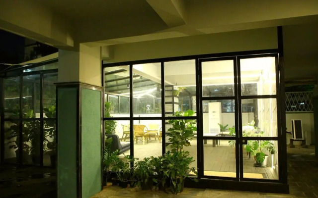 OYO 12459 SilverKey Gachibowli