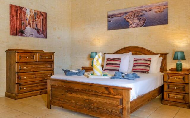 The Grand Authentic House with Private Pool