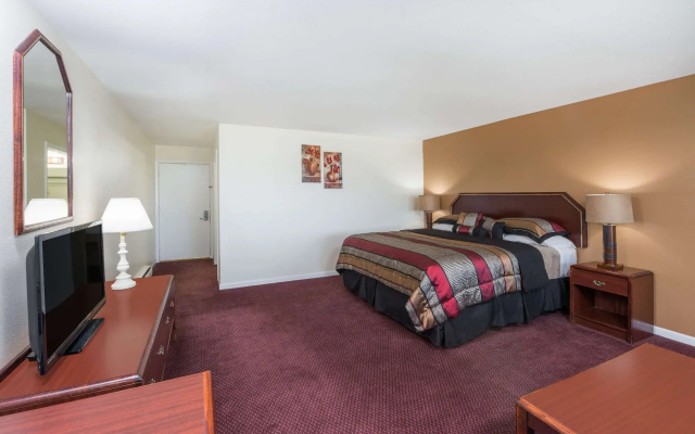 Knights Inn Kirksville