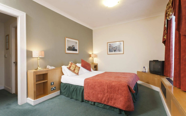 Pery's Hotel