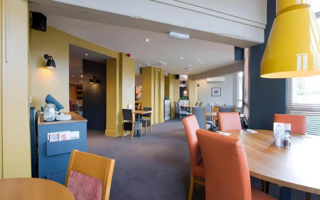 Premier Inn Manchester Airport Heald Green