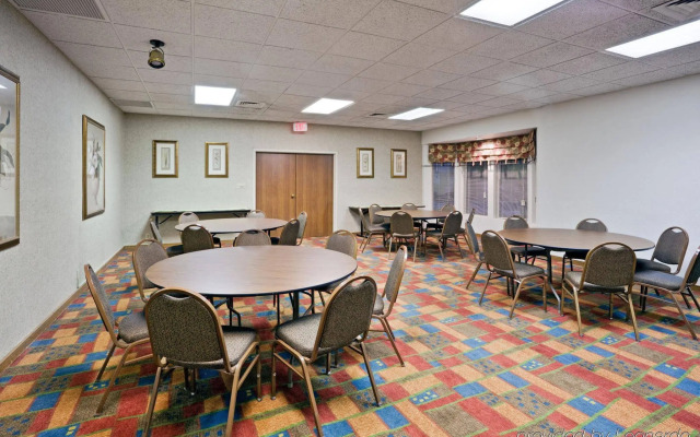 La Quinta Inn & Suites Overland Park