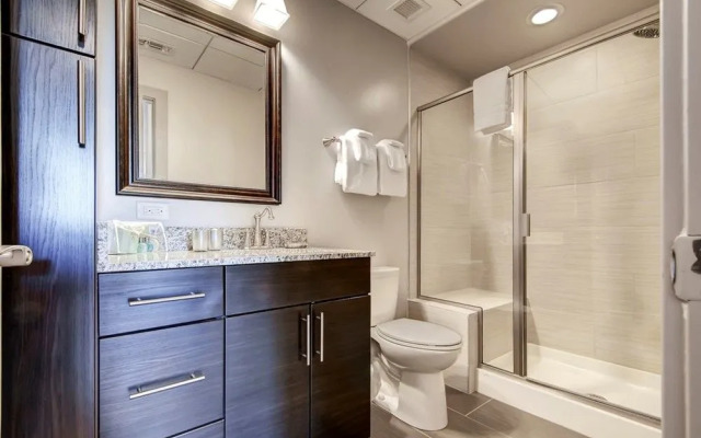 10 Light by Global Luxury Suites
