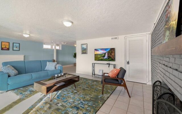 Family-Friendly, Fireside Nest Near Old Town!