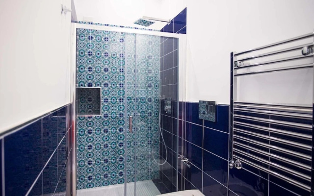 Spacious Villa with 4 rooms, pool, solarium & garden