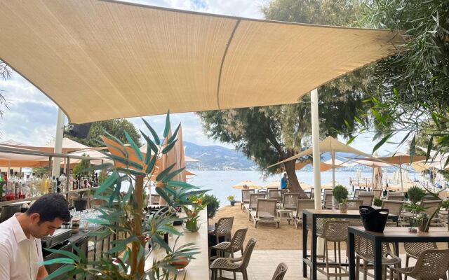 Farrys Boutique Hotel and Beach Club