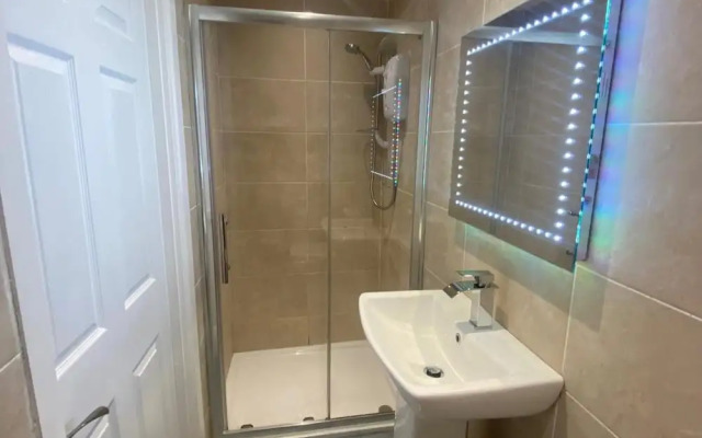 Stunning Truro 1-bed - Sleeps 2 & Parking