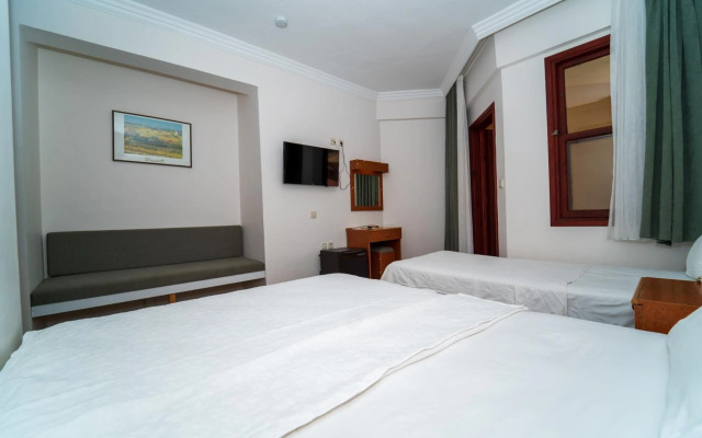 Belcehan Beach Hotel