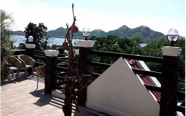 Coron Bancuang Mansion