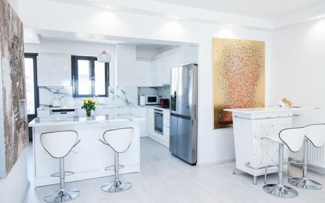 Luxury Apt in the center of Glyfada
