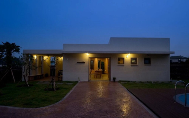 Seogwipo Commas And Resort