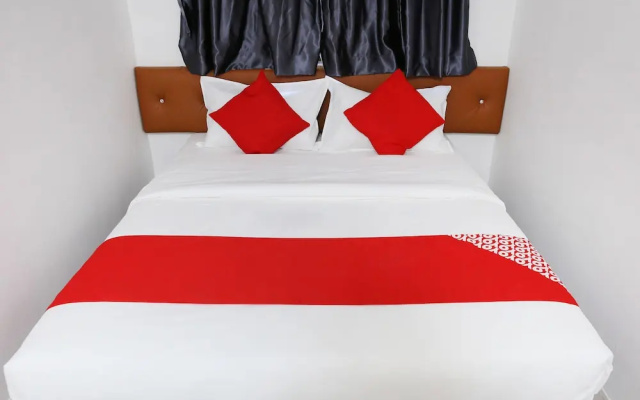 OYO 89672 EG Hotel JJ