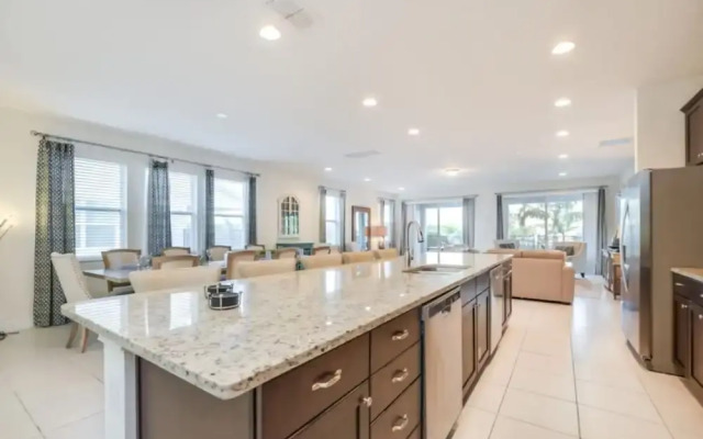 Family Friendly 9 Bedroom 8.5 Bathroom