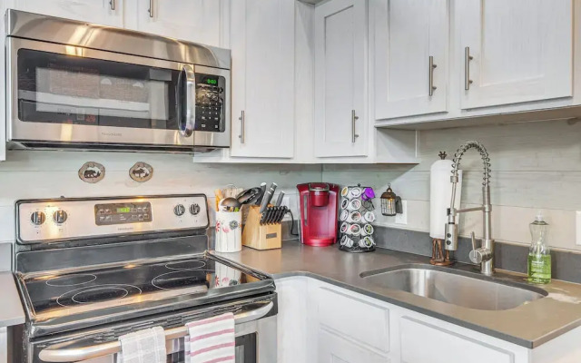 Tiny Home in Flat Rock: Easy Access to I-26!
